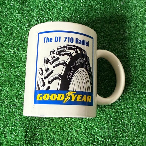 Vintage Goodyear Tires Coffee Mug 10oz Iconic DT 710 Radial Advertisement RARE - Picture 3 of 7